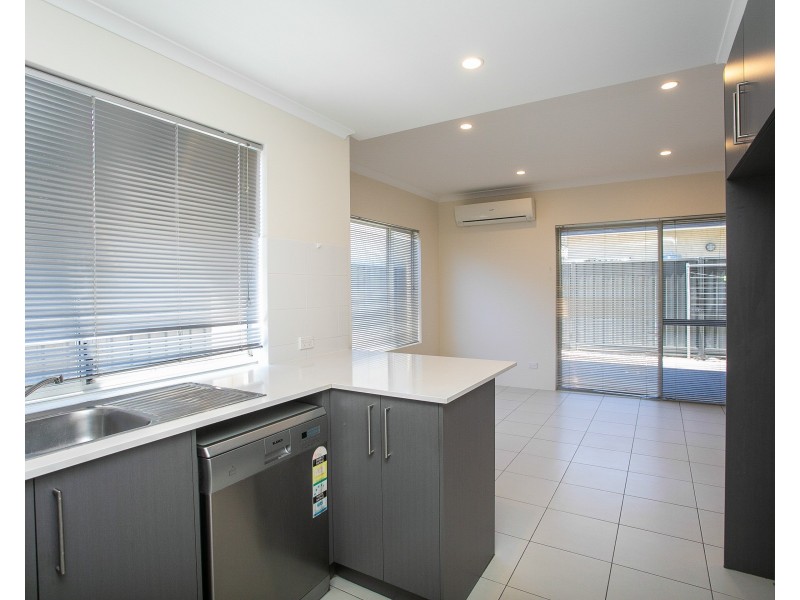 6 Donatti Retreat, Caversham WA 6055