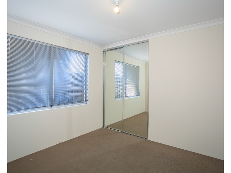 6 Donatti Retreat, Caversham WA 6055