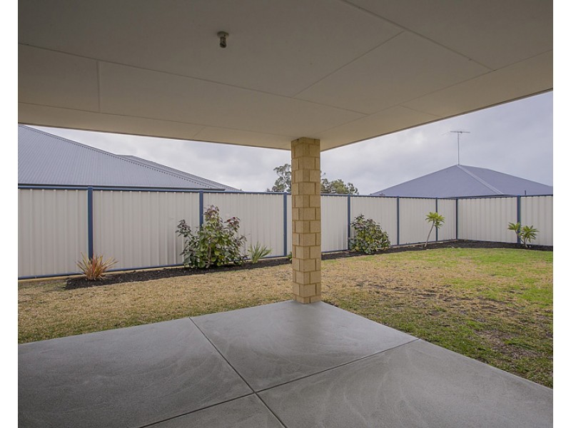 17 Glendale Street, Meadow Springs WA 6210