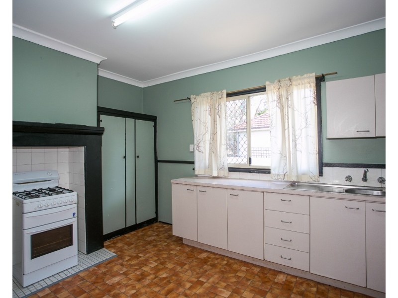 7 Ewart Street, Midvale WA 6056