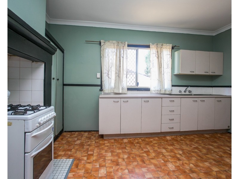 7 Ewart Street, Midvale WA 6056