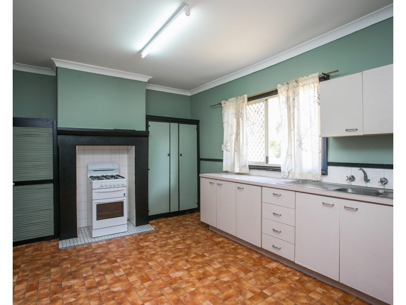 7 Ewart Street, Midvale WA 6056