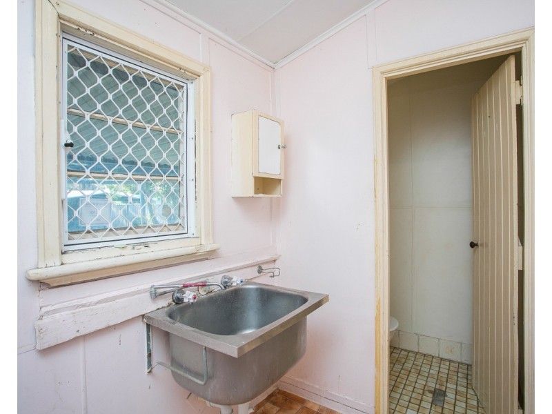 7 Ewart Street, Midvale WA 6056