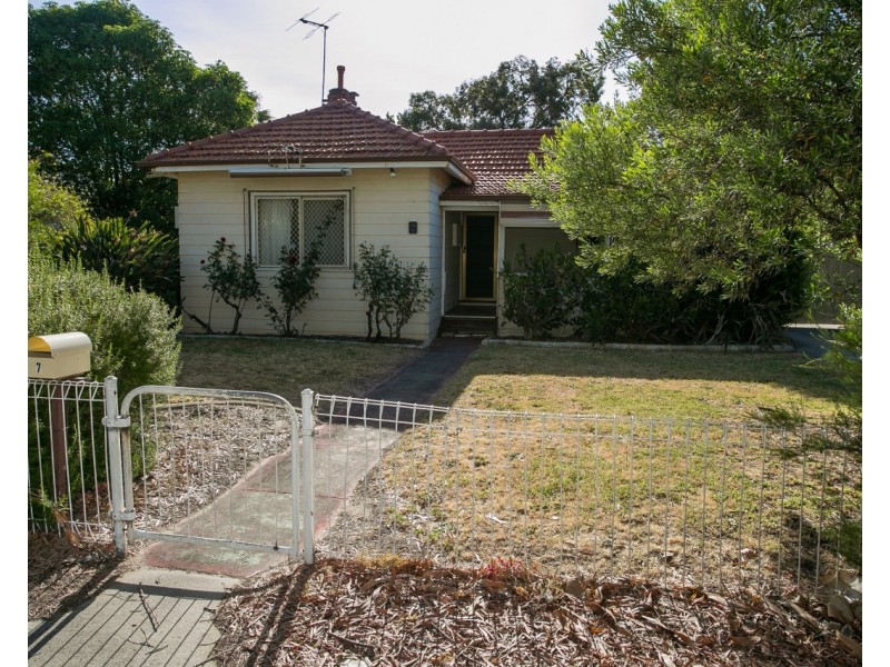 7 Ewart Street, Midvale WA 6056