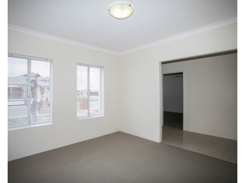 12 Summerville Boulevarde, Caversham WA 6055