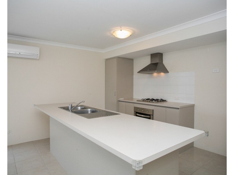 12 Summerville Boulevarde, Caversham WA 6055