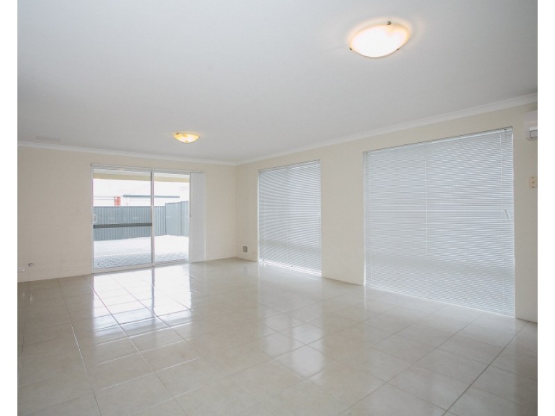 12 Summerville Boulevarde, Caversham WA 6055