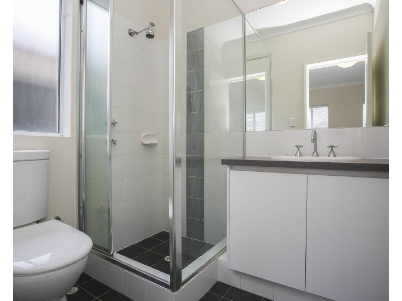 12 Summerville Boulevarde, Caversham WA 6055