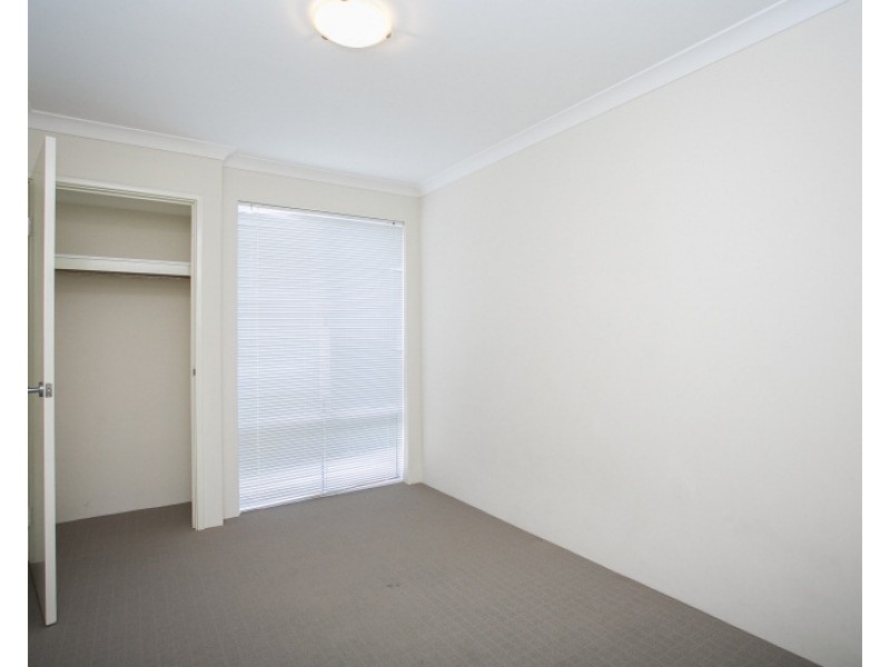 12 Summerville Boulevarde, Caversham WA 6055