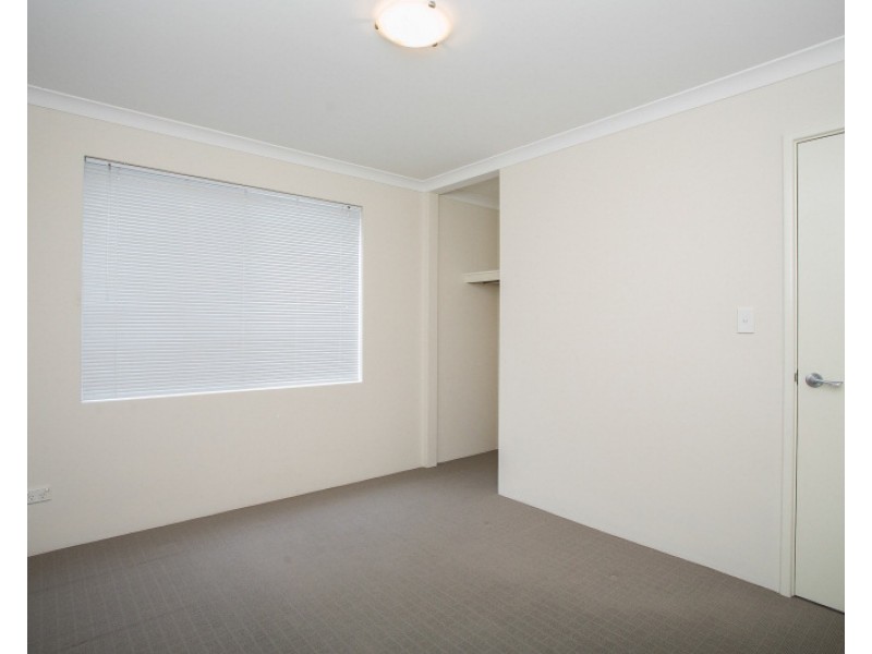 12 Summerville Boulevarde, Caversham WA 6055