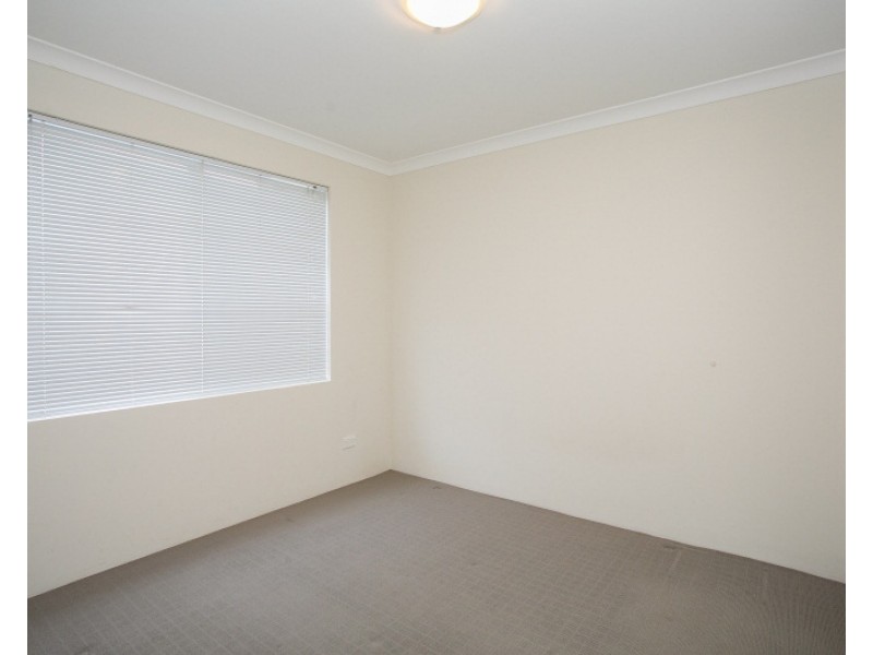 12 Summerville Boulevarde, Caversham WA 6055