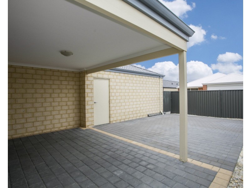 12 Summerville Boulevarde, Caversham WA 6055