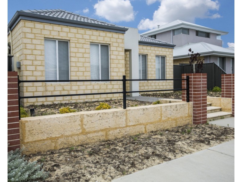 12 Summerville Boulevarde, Caversham WA 6055