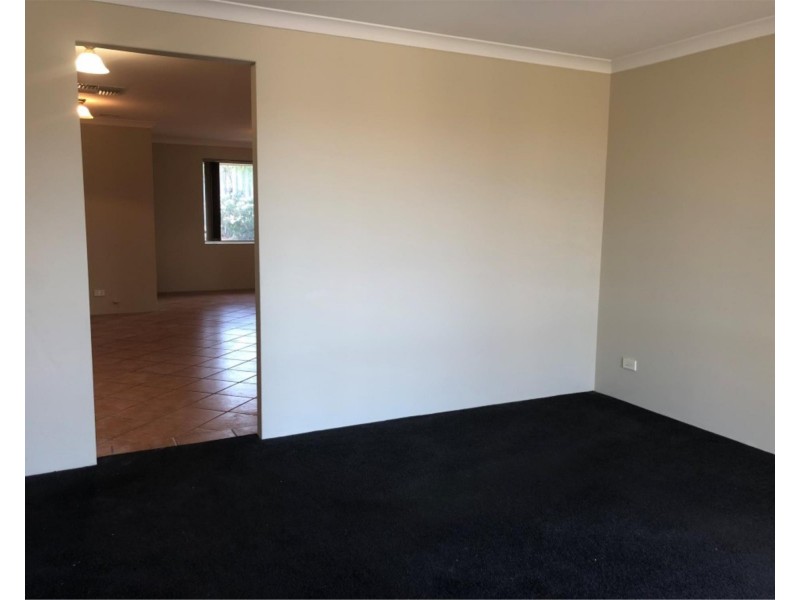 8 Brookside Gardens, Caversham WA 6055