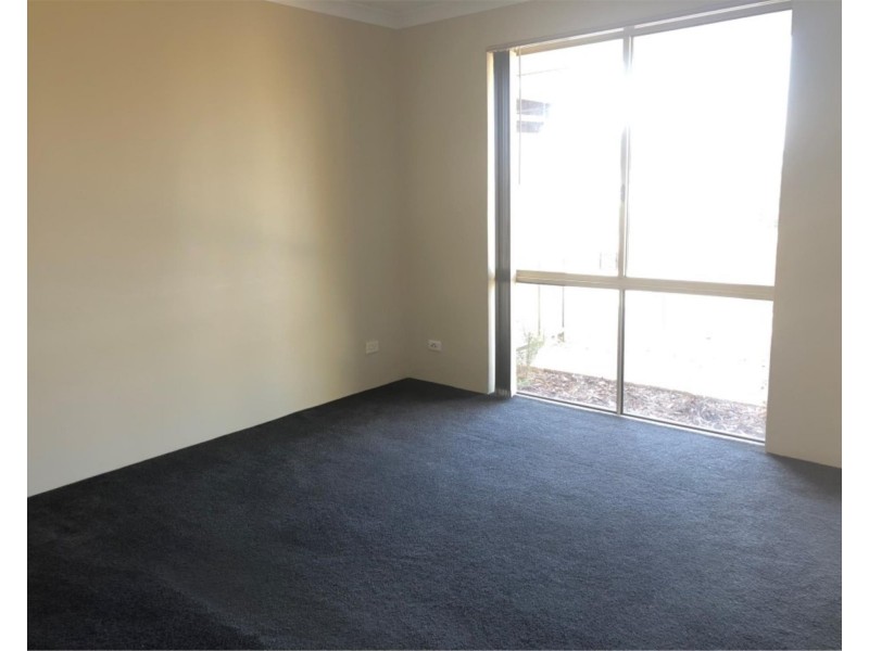 8 Brookside Gardens, Caversham WA 6055