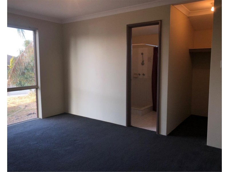 8 Brookside Gardens, Caversham WA 6055