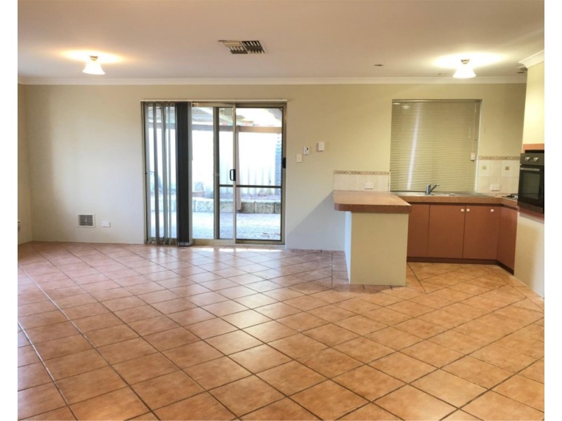 8 Brookside Gardens, Caversham WA 6055