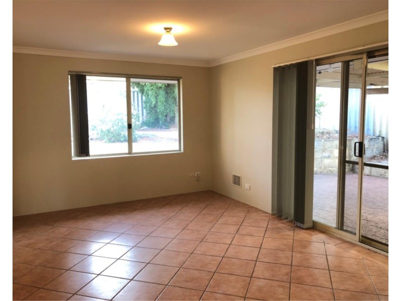 8 Brookside Gardens, Caversham WA 6055