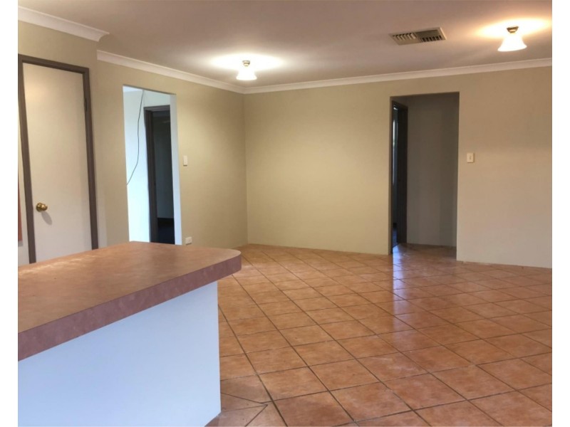 8 Brookside Gardens, Caversham WA 6055