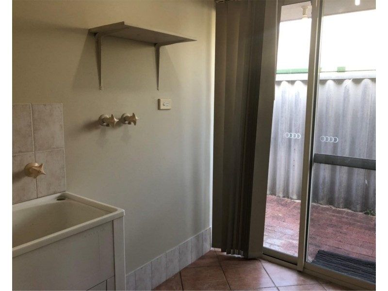 8 Brookside Gardens, Caversham WA 6055