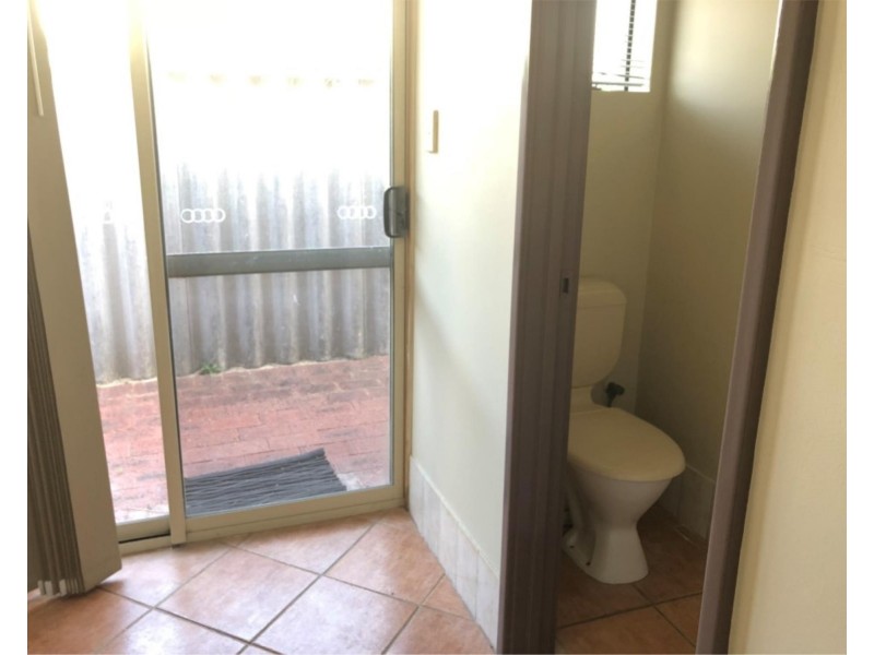 8 Brookside Gardens, Caversham WA 6055