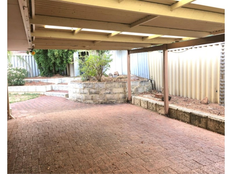 8 Brookside Gardens, Caversham WA 6055