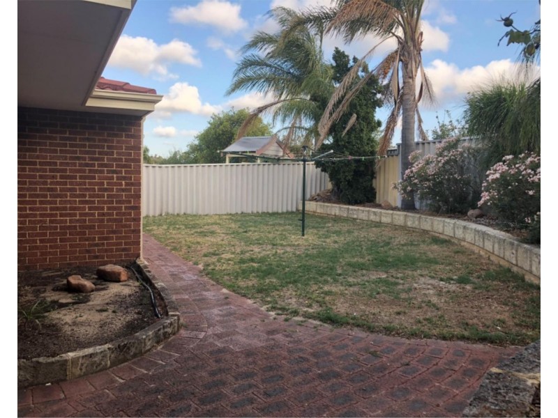 8 Brookside Gardens, Caversham WA 6055