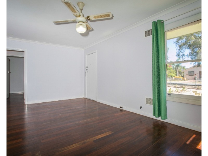 9 Woolgar Way, Lockridge WA 6054