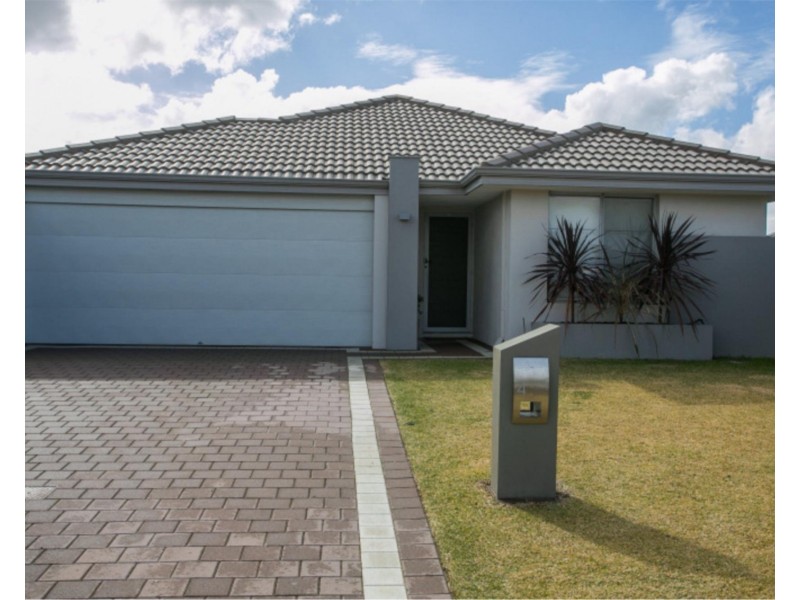 4 Topsham Way, Caversham WA 6055