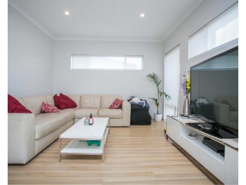 4 Topsham Way, Caversham WA 6055