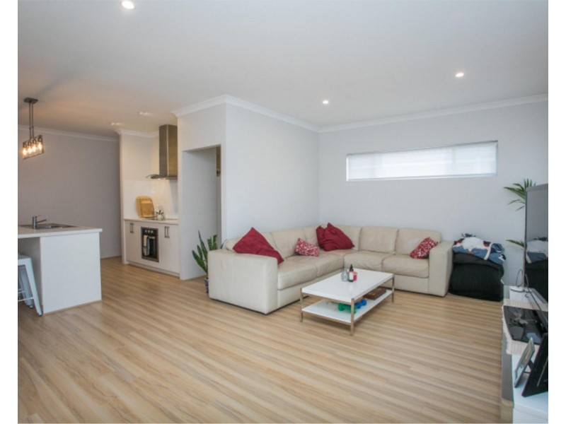 4 Topsham Way, Caversham WA 6055