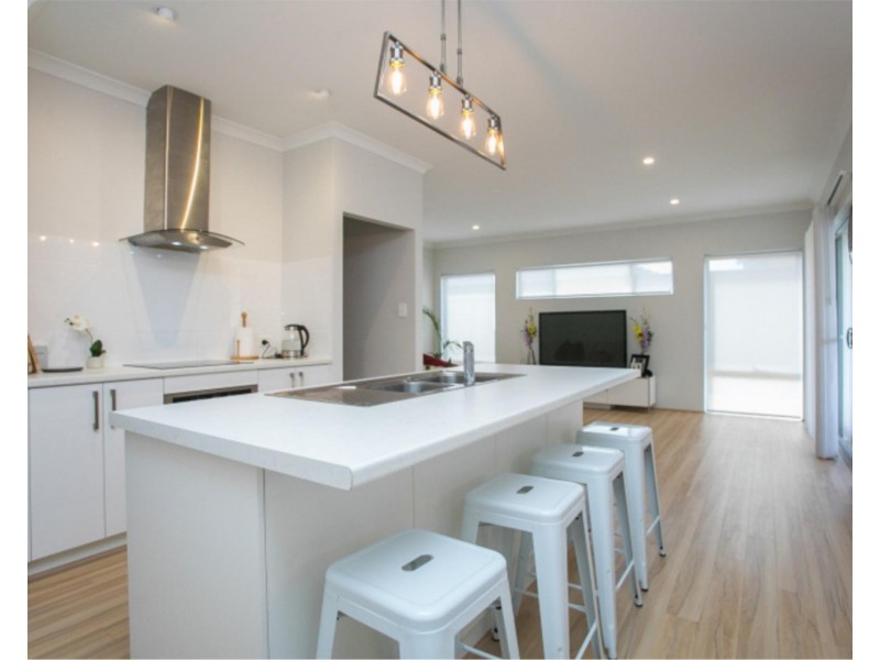 4 Topsham Way, Caversham WA 6055