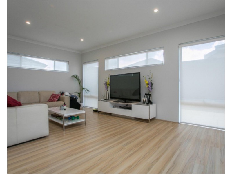 4 Topsham Way, Caversham WA 6055