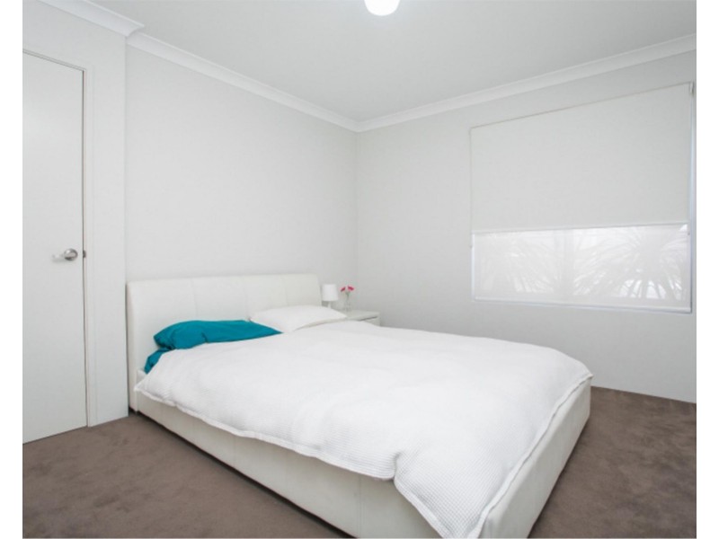 4 Topsham Way, Caversham WA 6055