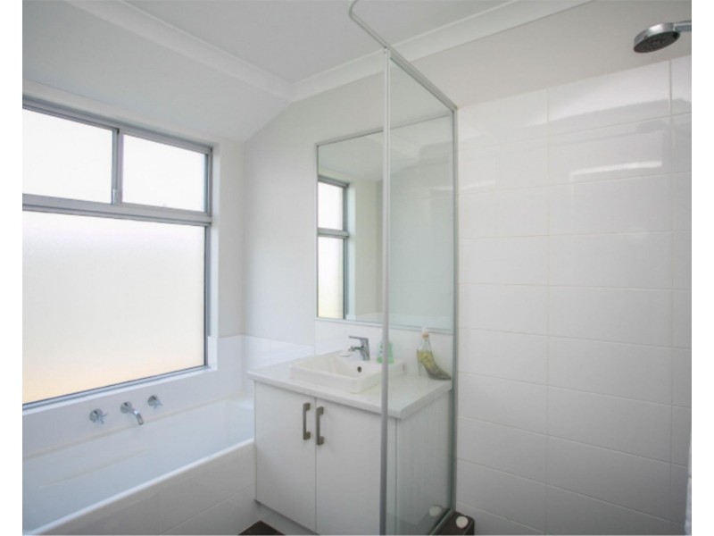 4 Topsham Way, Caversham WA 6055