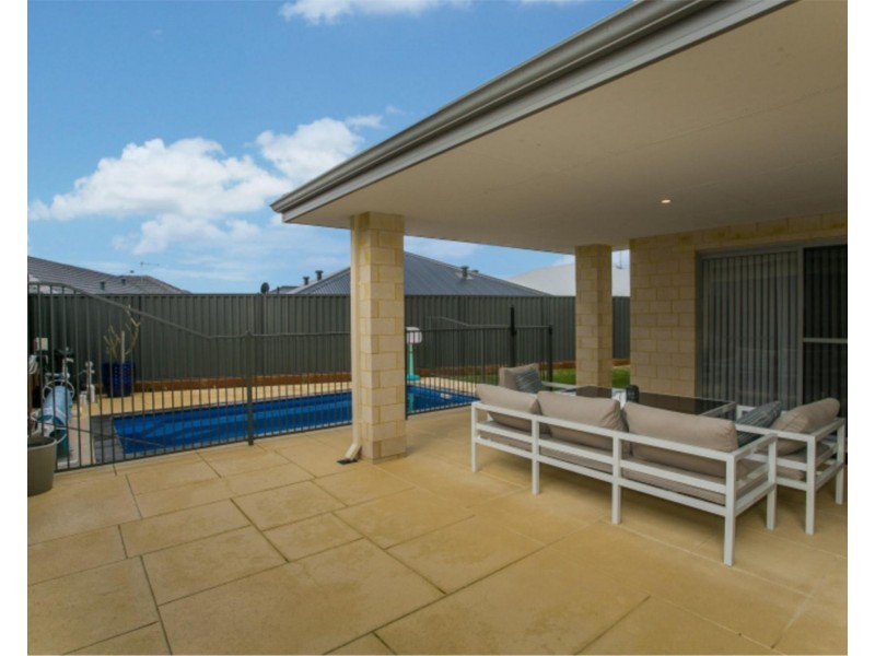 4 Topsham Way, Caversham WA 6055