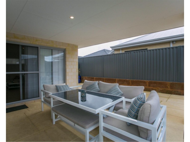 4 Topsham Way, Caversham WA 6055