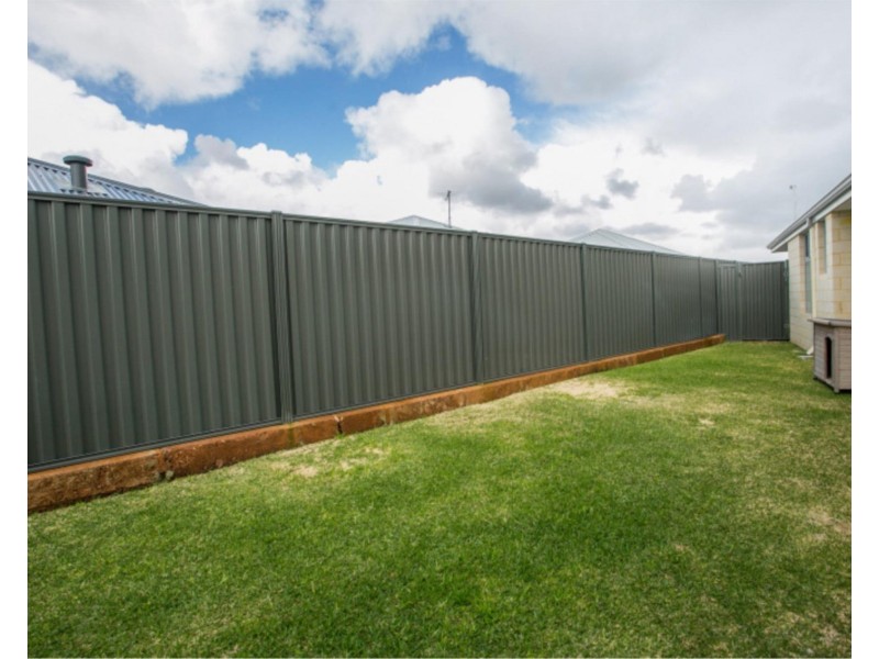 4 Topsham Way, Caversham WA 6055