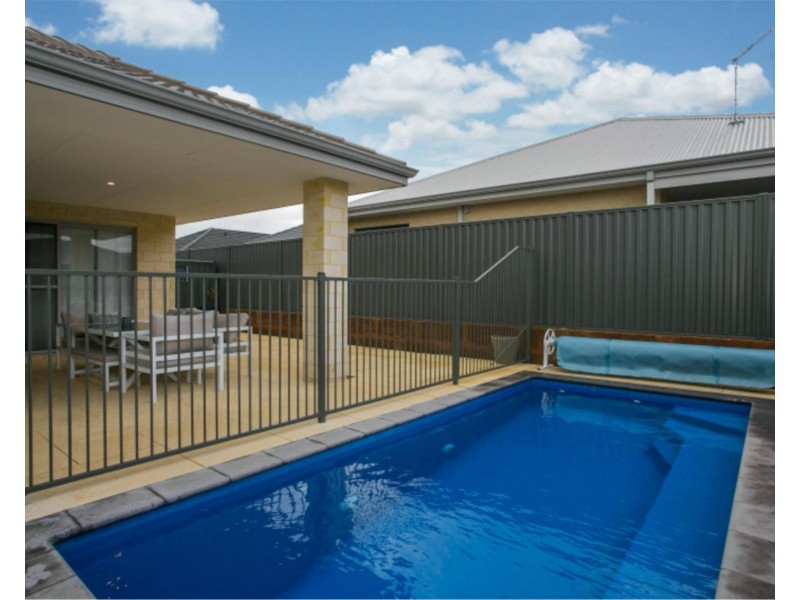 4 Topsham Way, Caversham WA 6055