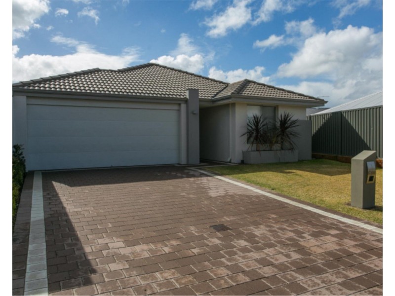 4 Topsham Way, Caversham WA 6055