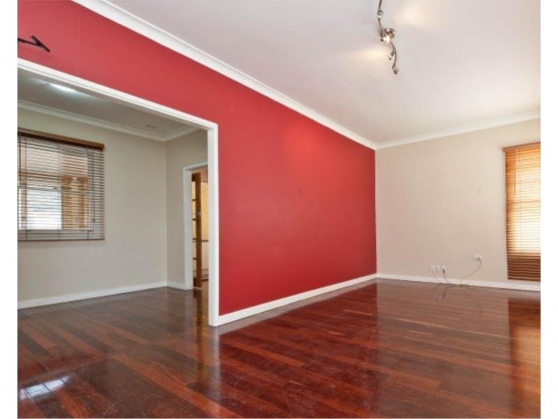 13 Priestley Street, Embleton WA 6062