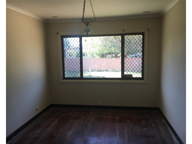 13 Foxwood Way, Langford WA 6147