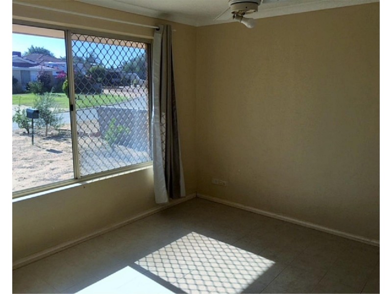 26 Sandalwood Close, Beechboro WA 6063