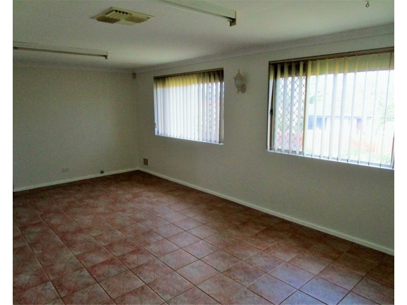 21 Gloves Place, Beechboro WA 6063