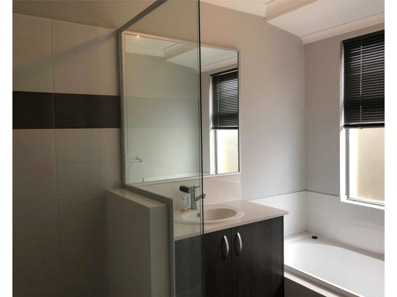 16 Mauve Way, Aveley WA 6069