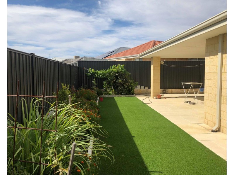 16 Mauve Way, Aveley WA 6069