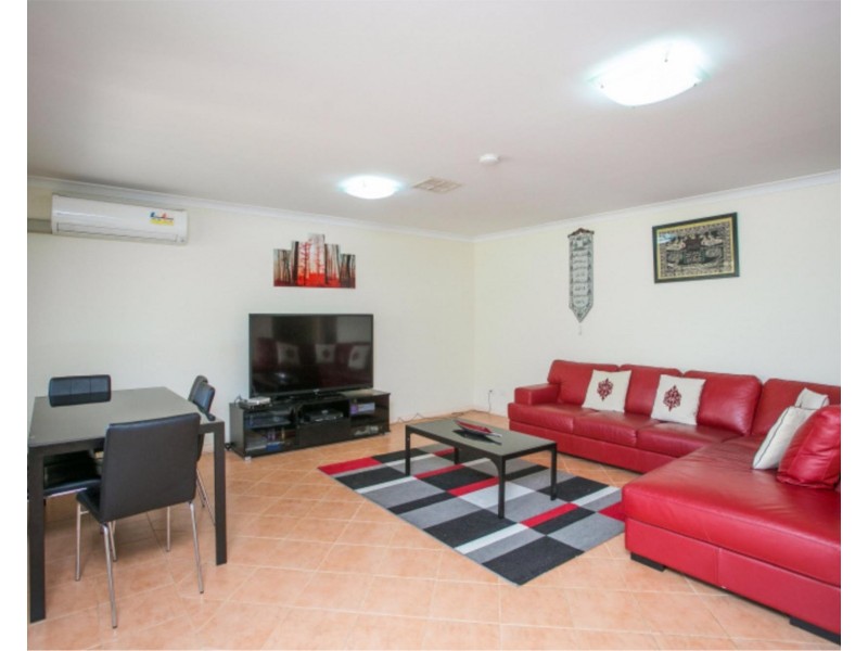 15 Viola Place, Beechboro WA 6063