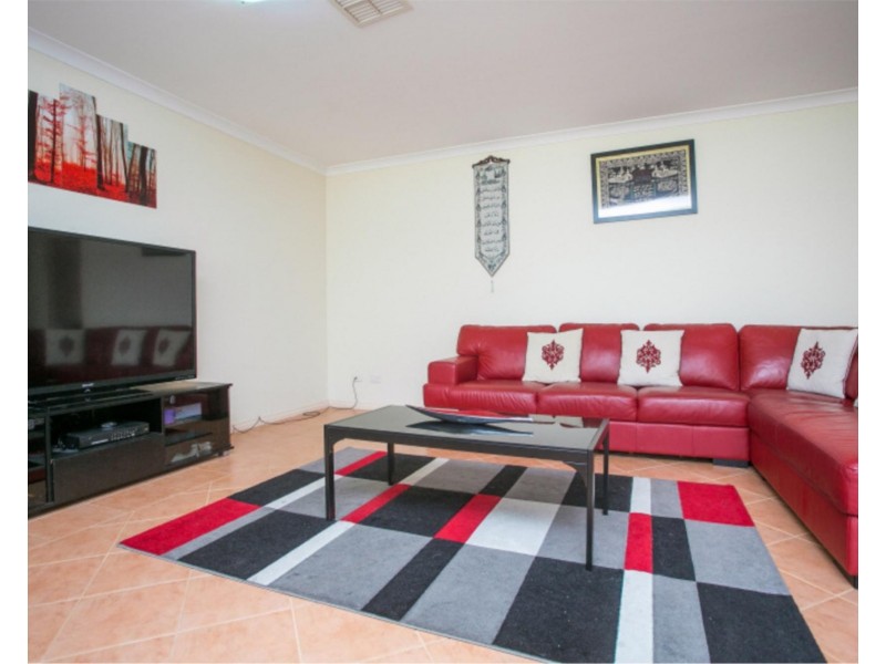 15 Viola Place, Beechboro WA 6063