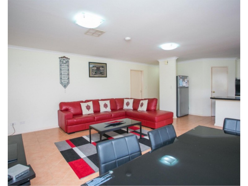 15 Viola Place, Beechboro WA 6063