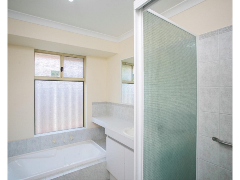 15 Viola Place, Beechboro WA 6063